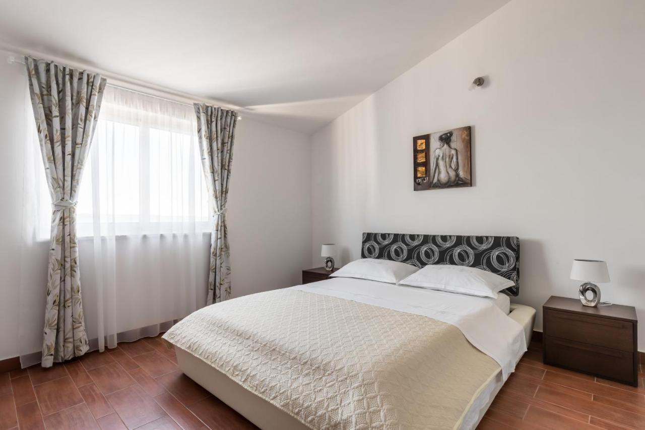 Apartments Croatia Trogir Bagian luar foto