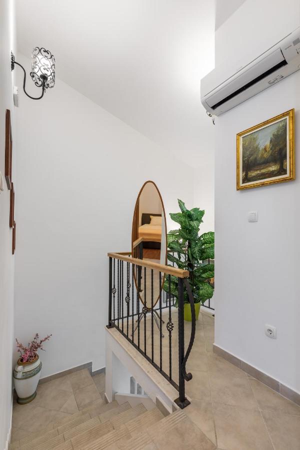 Apartments Croatia Trogir Bagian luar foto